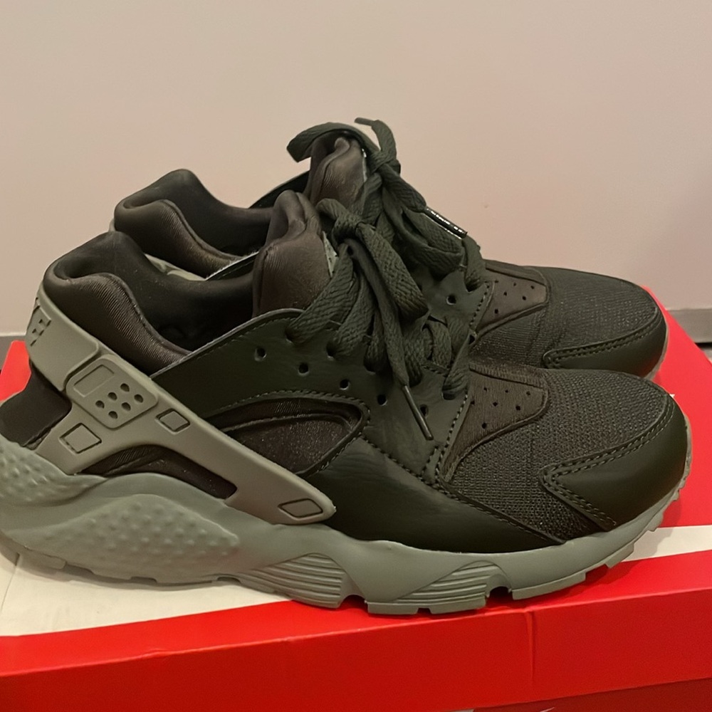 Nike Huarache - Picture 2 of 3